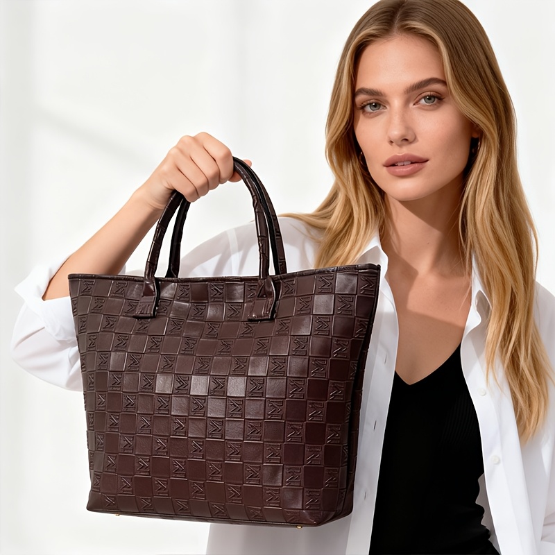 Luxury Bags Vintage - Light Luxury Deep Brown Quilted Pattern