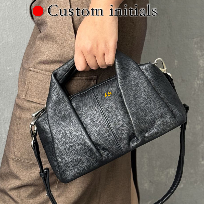 Custom Initials Leather Pillow - đánh giá và giá Luxury Bags Japan